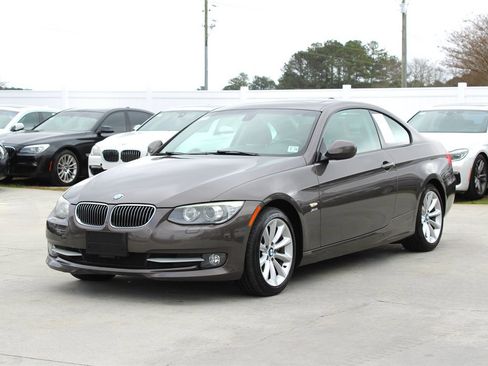 Used 2011 BMW 335i xDrive Coupe image 3