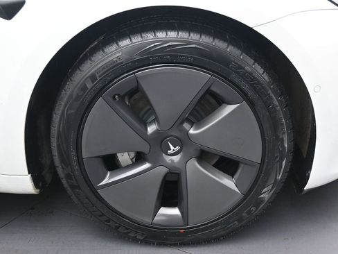 Used 2021 Tesla Model 3 Standard Range Plus image 34