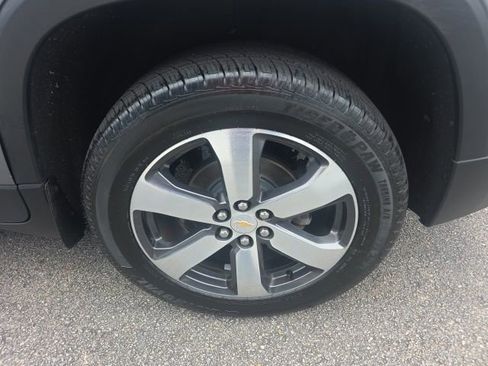 Used 2019 Chevrolet Traverse LT w/ LT Premium Package AWD/4WD image 10