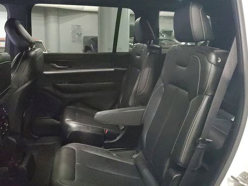 Used 2025 Jeep Grand Cherokee L Limited image 15