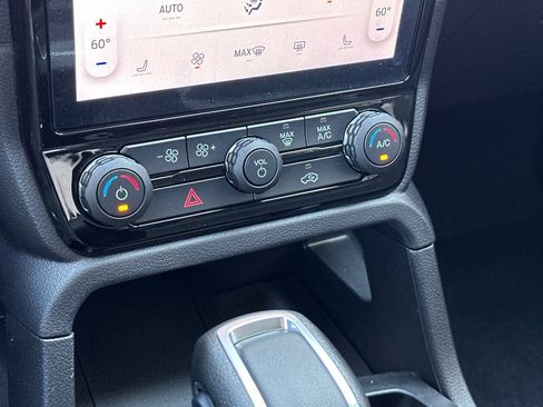 New 2025 Ford Ranger XLT w/ Equipment Group 301A High image 19