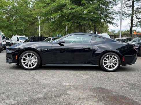 Used 2025 Ford Mustang GT Premium RWD image 4