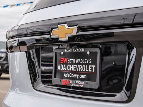 New 2026 Chevrolet Traverse High Country w/ LPO, Floor Liner Package FWD image 11