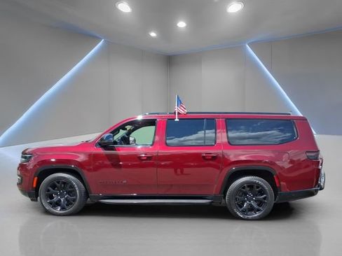 Used 2024 Jeep Wagoneer L Series II AWD/4WD image 7