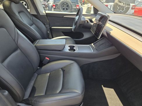 Used 2023 Tesla Model Y Long Range AWD/4WD image 28