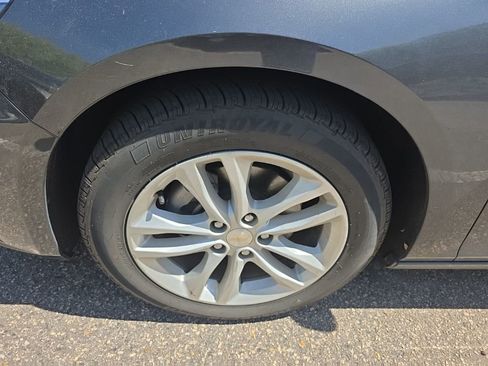 Used 2016 Chevrolet Malibu LT image 15