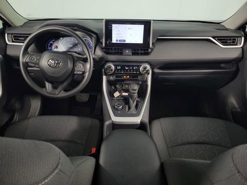 Used 2025 Toyota RAV4 XLE AWD/4WD image 25