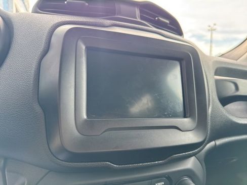 Used 2020 Jeep Renegade Trailhawk image 17