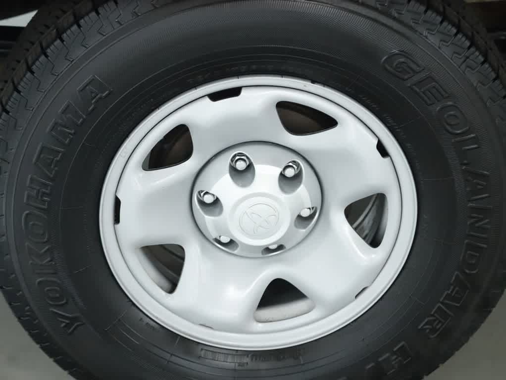Certified 2023 Toyota Tacoma SR AWD/4WD image 12