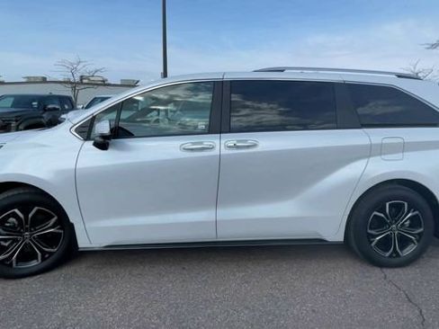 New 2026 Toyota Sienna Platinum AWD/4WD image 5