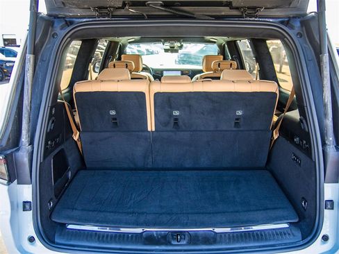 Used 2024 Jeep Grand Wagoneer Series III w/ HD Trailer Tow Package image 14