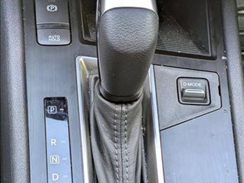 Used 2025 Nissan Kicks SV FWD image 13