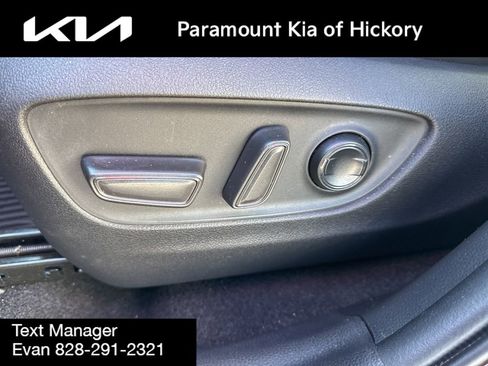 Used 2020 Toyota RAV4 XLE Premium image 20