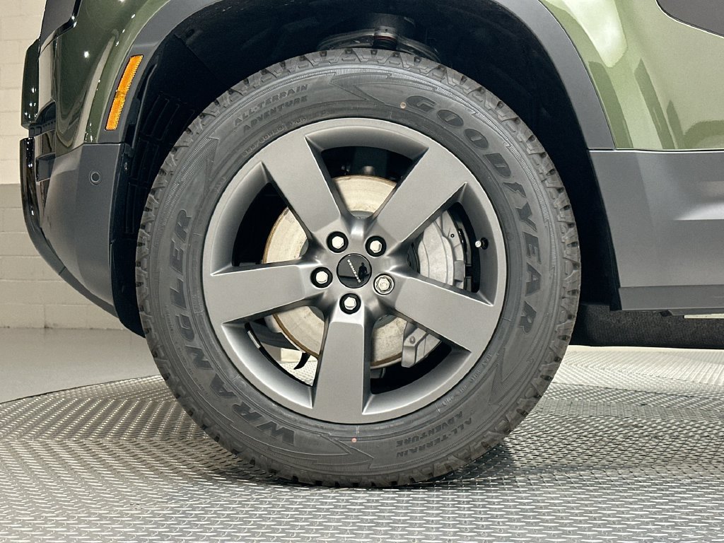New 2026 Land Rover Defender 110 S AWD/4WD image 5