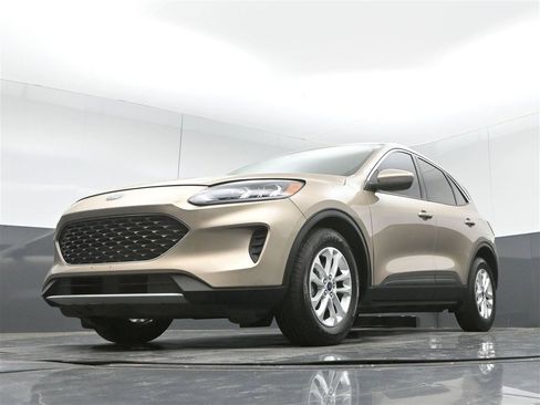 Used 2021 Ford Escape SE w/ Cold Weather Package FWD image 29