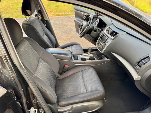 Used 2017 Nissan Altima 2.5 SV image 8