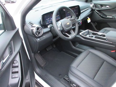 New 2026 Chevrolet Equinox LT w/ Convenience Package II image 13