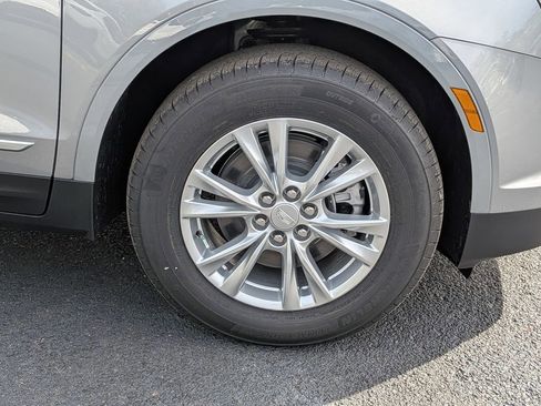 New 2026 Cadillac XT5 Luxury image 14