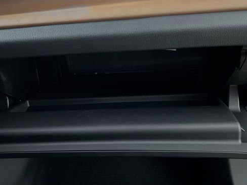 Used 2026 Toyota Crown Limited image 35