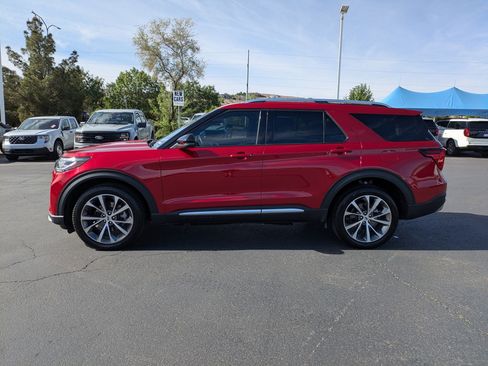 Certified 2025 Ford Explorer Platinum w/ Ultimate Package image 9