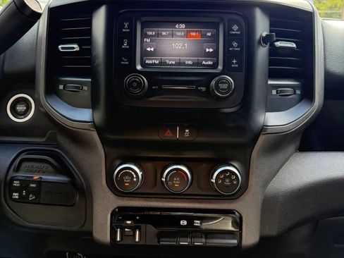 Used 2022 RAM 2500 Tradesman w/ Chrome Appearance Group AWD/4WD image 32