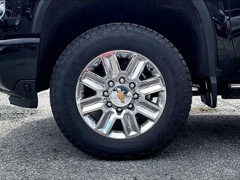 New 2026 Chevrolet Silverado 3500 High Country w/ High Country Premium Package AWD/4WD image 8