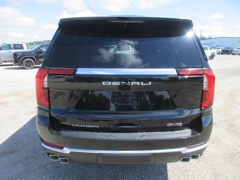 New 2026 GMC Yukon XL Denali w/ Denali Reserve Package AWD/4WD image 5