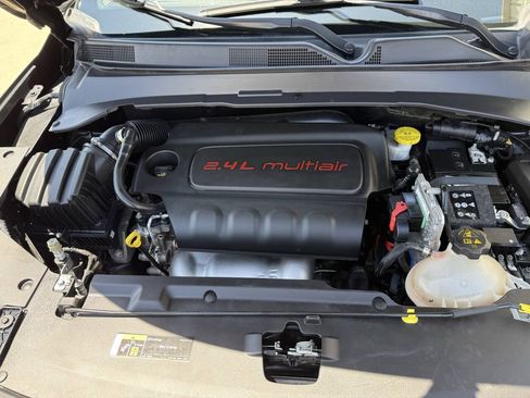 Used 2022 Jeep Compass Trailhawk w/ Trailhawk Elite Group AWD/4WD image 9