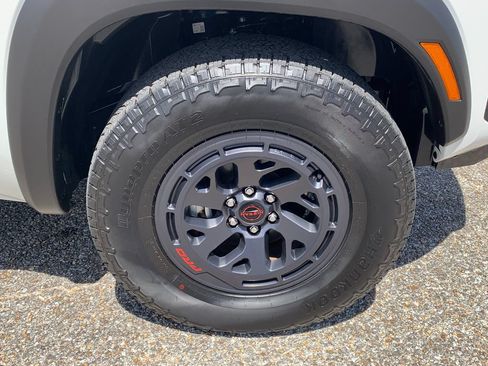 Used 2026 Nissan Frontier PRO-4X AWD/4WD image 8