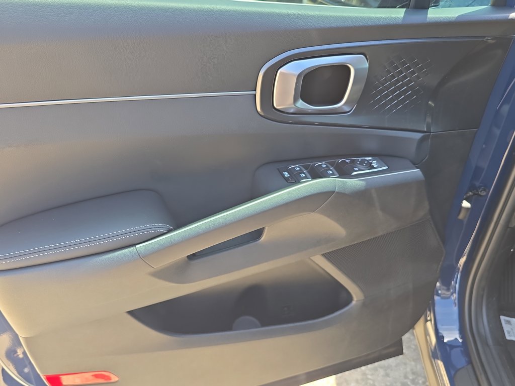 New 2026 Kia Sorento S FWD image 17