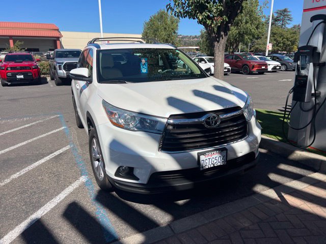 Used 2015 Toyota Highlander XLE AWD/4WD image 25