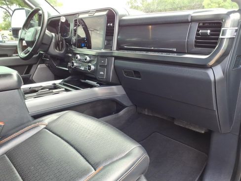 Certified 2025 Ford F250 Lariat w/ Lariat Ultimate Package image 6