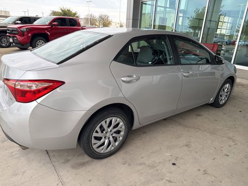 Used 2018 Toyota Corolla LE image 15