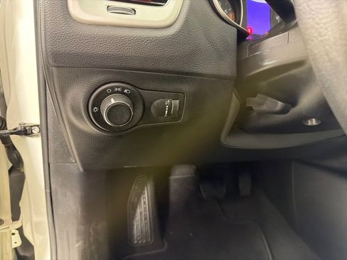 Used 2021 Jeep Compass Sport image 14