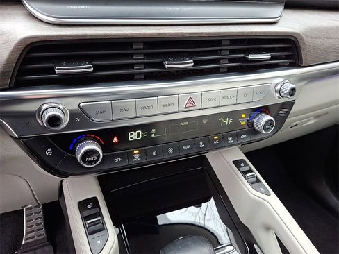 Used 2022 Kia Telluride SX w/ SX Prestige Package image 18