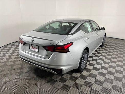 Used 2024 Nissan Altima 2.5 SV AWD/4WD image 7