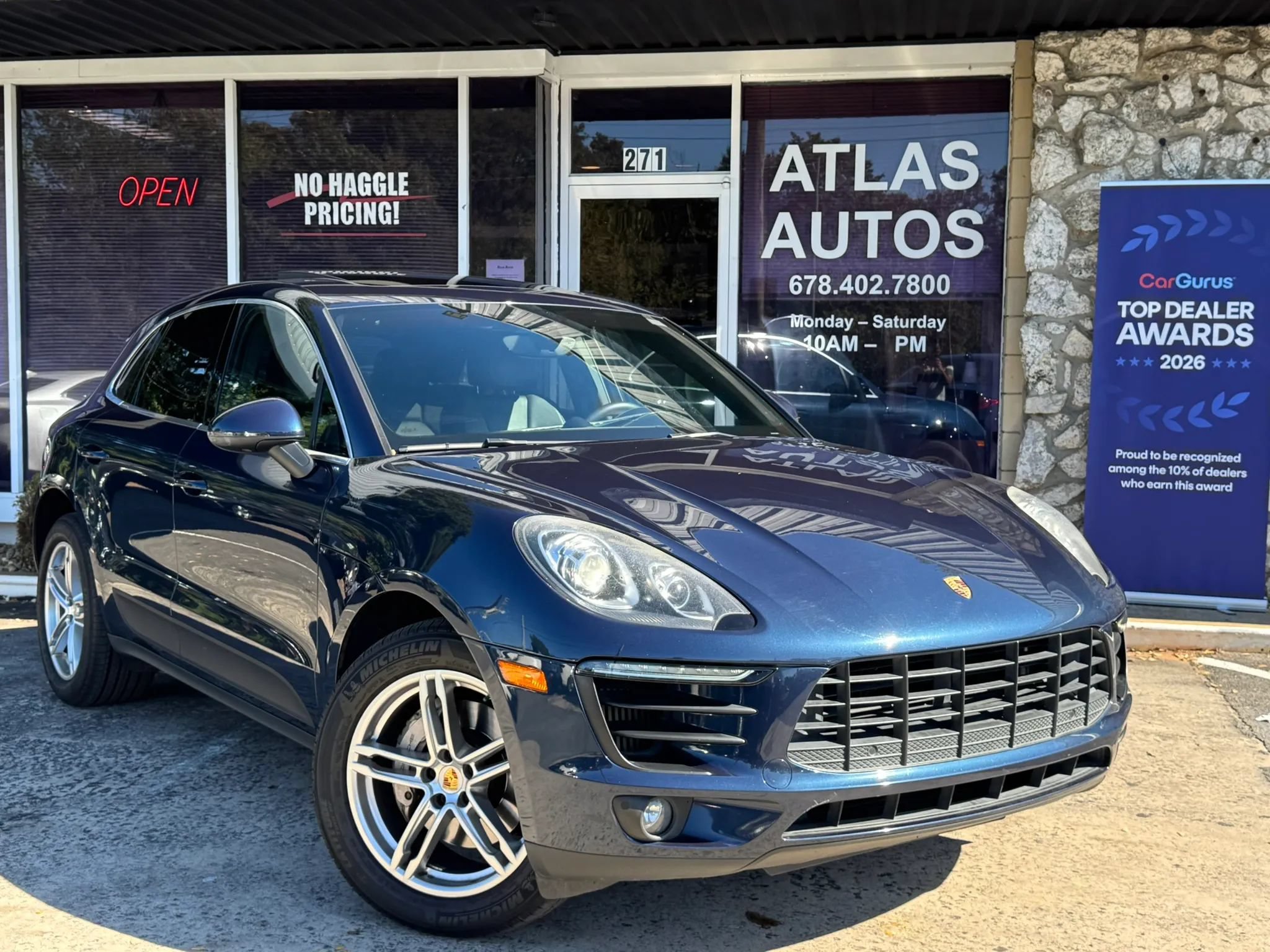 Used 2016 Porsche Macan S w/ Infotainment Package AWD/4WD image 2