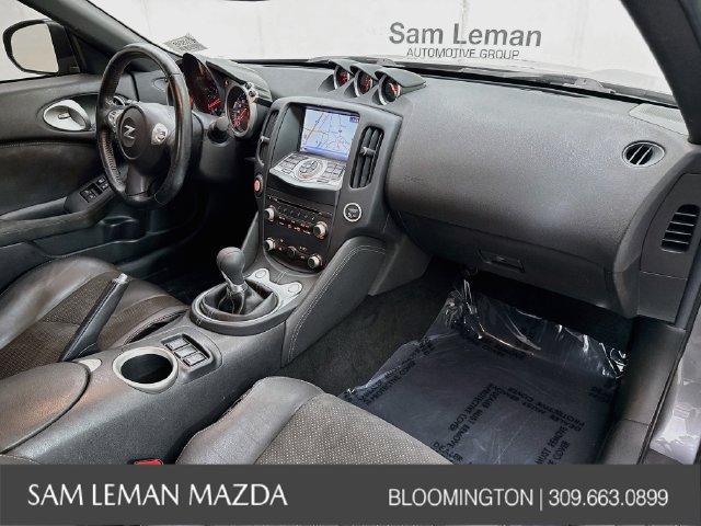 Used 2017 Nissan 370Z Touring RWD image 24