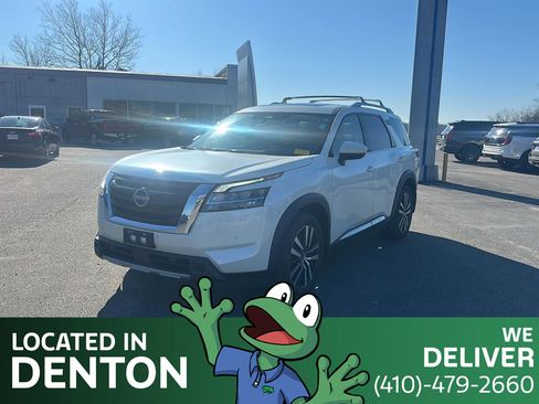 Used 2023 Nissan Pathfinder Platinum image 1