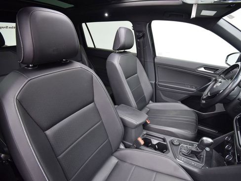 Used 2021 Volkswagen Tiguan SE R-Line image 20