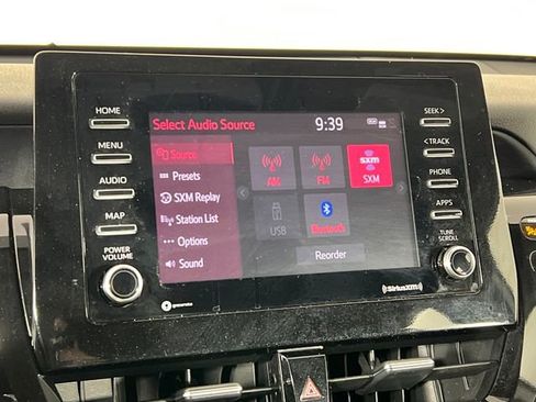 Used 2024 Toyota Camry SE image 29