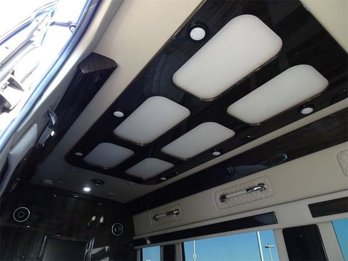 Used 2023 Mercedes-Benz Sprinter 3500 image 24