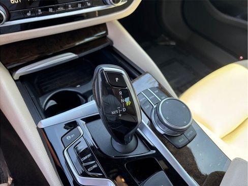 Used 2019 BMW 530i RWD image 39