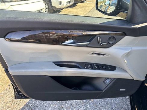 Used 2018 Cadillac CT6 Luxury image 24