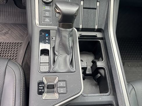 Used 2024 Lexus GX 550 AWD/4WD image 14