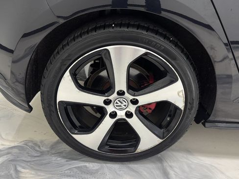 Used 2015 Volkswagen GTI SE w/ Lighting Package (SEL) FWD image 13