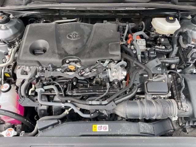 Used 2025 Toyota Camry SE w/ Convenience Package FWD image 31