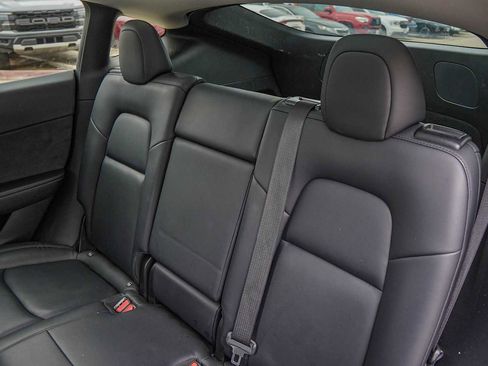 Used 2021 Tesla Model Y Long Range image 27