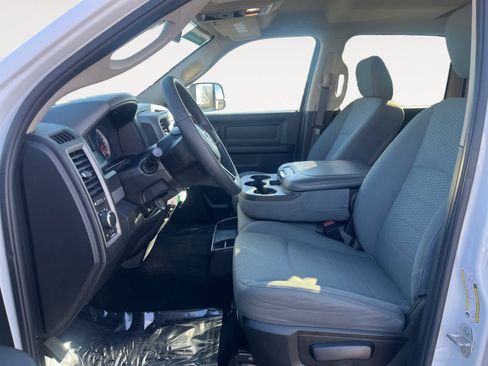 Used 2018 RAM 2500 Tradesman w/ Chrome Appearance Group image 9