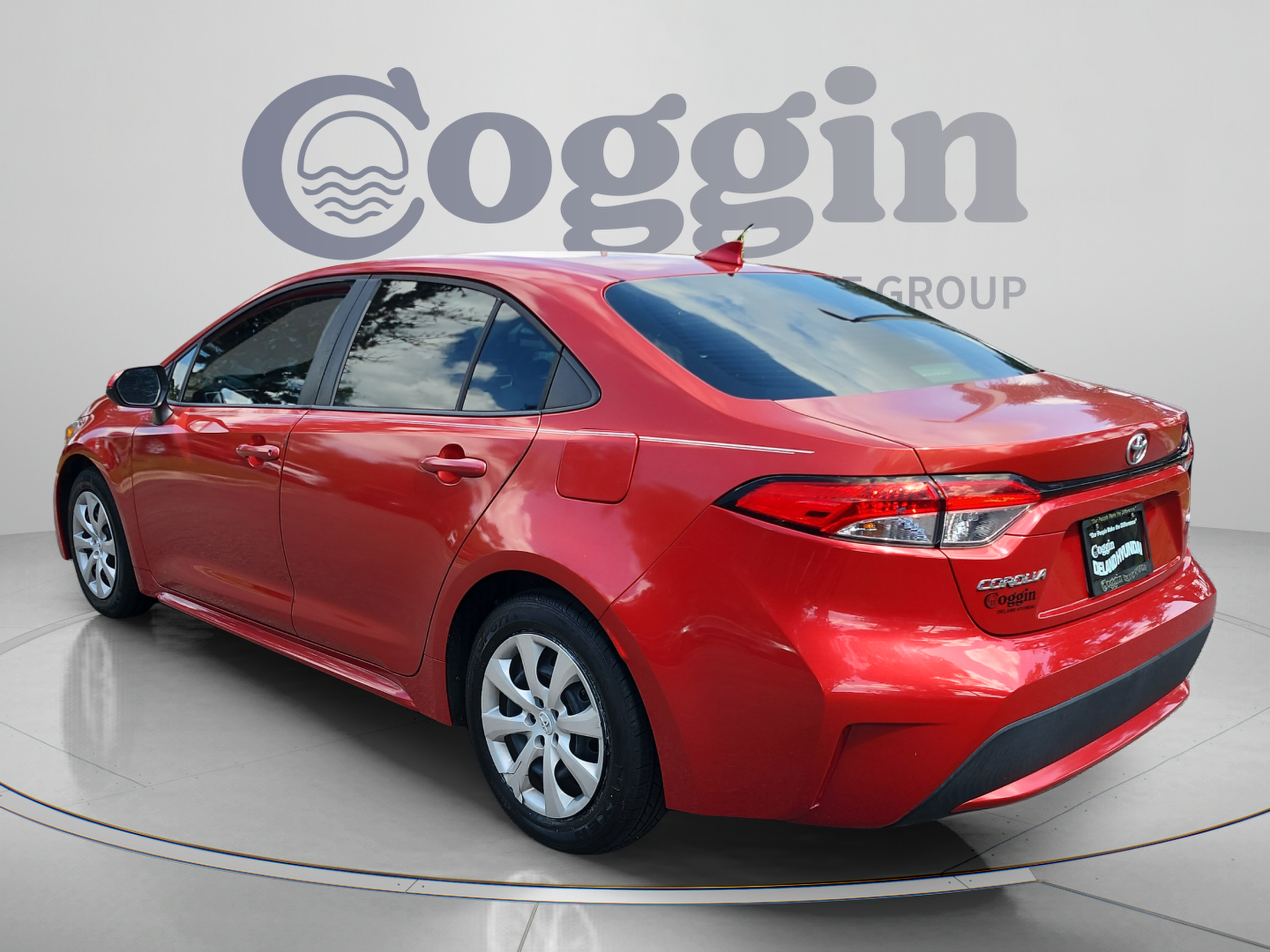 Used 2020 Toyota Corolla LE FWD image 3